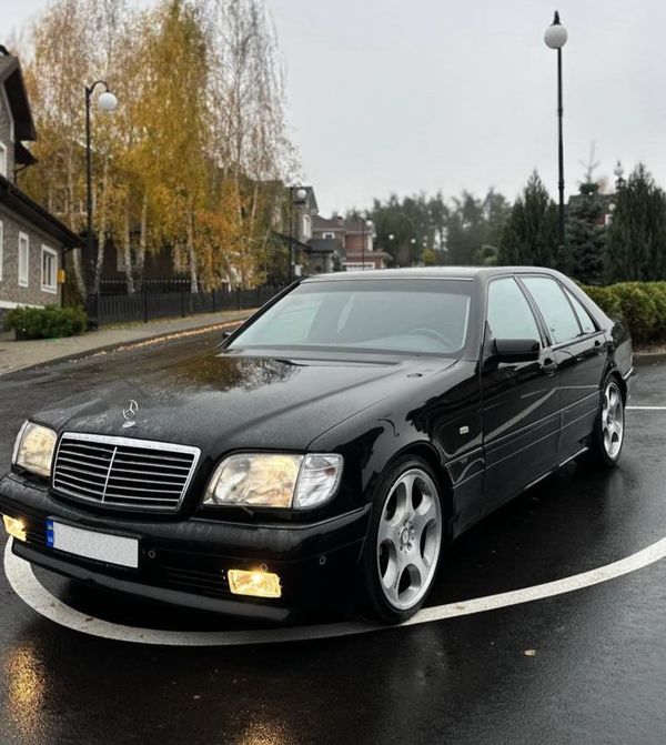 Мерседес 140 Черный