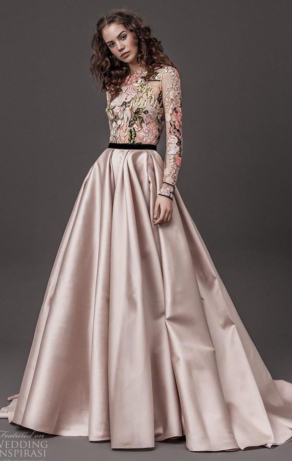Пышное, цветное свадебное платье с длинным рукавом. Daalarna Couture Wedding Dresses Spring 2020