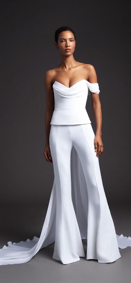Открытый, свадебный костюм без бретелей со шлейфом. Cushnie Bridal Spring 2020 Collection