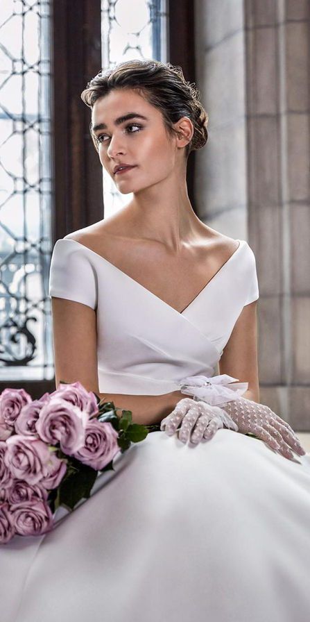 Белые свадебные перчатки. Свадебные аксессуары. Sareh Nouri Spring 2020
